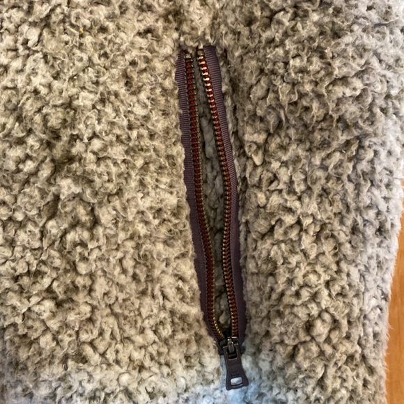 True Grit Sherpa vest - Picture 5 of 7